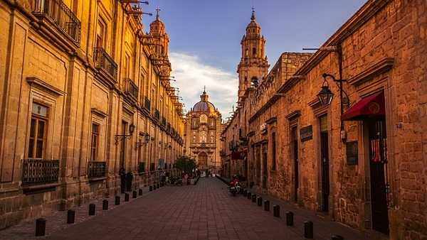 Morelia, Patrimonio De La Humanidad Mexicano : Viaje A América